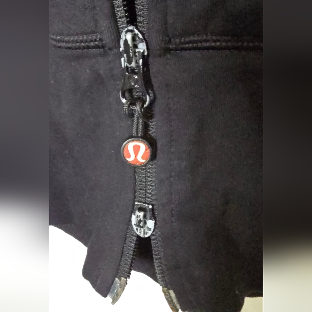 lululemon athletica Stride Jacket ☆flaws Please Read Description - Picture 14 of 15